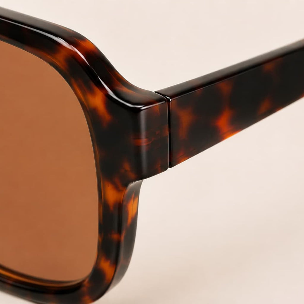 Sunglass Model Brisa oversize hinge detail view variant leopard tea